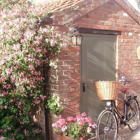 White House Farm Bed and Breakfast Hindolveston Exterior foto