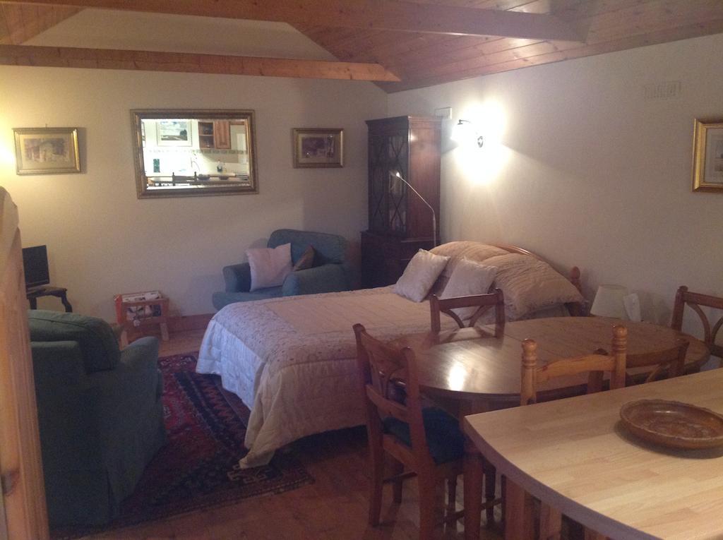 White House Farm Bed and Breakfast Hindolveston Habitación foto